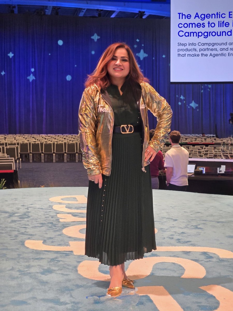 ishrat_bhatti's tweet photo. I didn’t know why they told me to be camera-ready. 💛
Nearly 5 years ago, I almost turned around at the door of one of my first #Salesforce community events.
At #Dreamforce, I walked away in a #GoldenHoodie.
Still surreal.And apparently the gold shoes knew before I did. 😂💛 https://t.co/vf606KYKxO