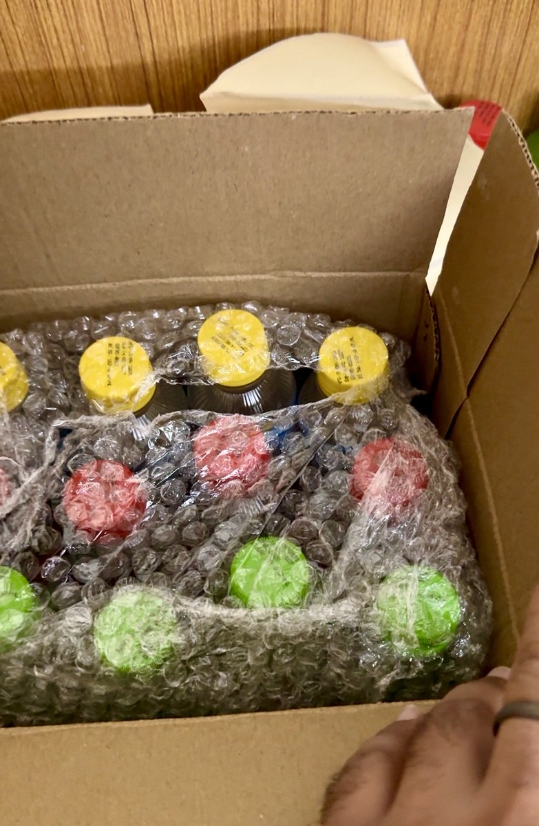 radhika___arora's tweet photo. Getting repeat orders from customers🥹 Best thing ever! 

Going from "Is anyone going to buy this?" to customers reordering 18 or 24 pack of their fav flavor…. watching people reorder feels 10x better than selling out the first time, makes all the operational madness worth it🫶 https://t.co/xSLORCFQKw