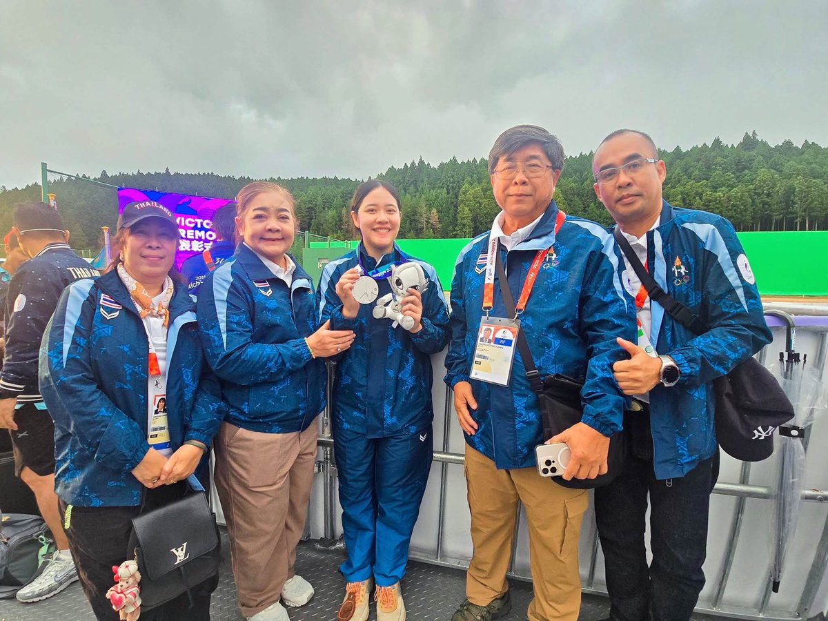 ExatWebmaster's tweet photo. 🚩 กทพ. ร่วมให้กำลังใจนักกีฬายิงเป้าบินทีมชาติไทย 🇹🇭 คว้าเหรียญเงินเอเชียนเกมส์ 2026 🥈🎯
https://t.co/rRkVhzHo3z
#ทางพิเศษเพื่ออนาคตที่ยั่งยืน
#องค์กรนวัตกรรมเพื่อการเดินทางและคุณภาพชีวิตที่ดีขึ้น
#อัปเดตเรื่องราวกับการทางพิเศษแห่งประเทศไทย
#EXAT #EasyPass #EXATPortal https://t.co/QYJAoMaCMF
