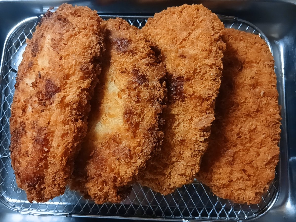 yott_chan's tweet photo. 時間が足りない💦
一日の途切れ目がどこだか分からない日が続いております！
完全、今日の私ならキャパオーバー。
まだまだ続く
ひとつひとつ乗り越えて行く〜
 #お弁当  #おうちごはん https://t.co/nedZnfUm2g