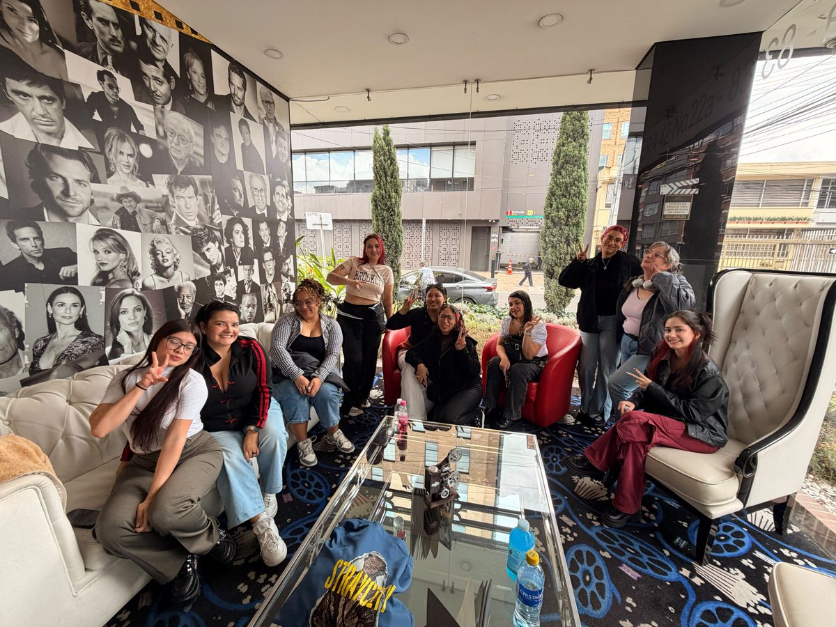 Isabelorozk's tweet photo. @infostaycol @LiveNation @LiveNationKpop @jypnation Stray city y amigas lo mejor https://t.co/dNwjb44ykI