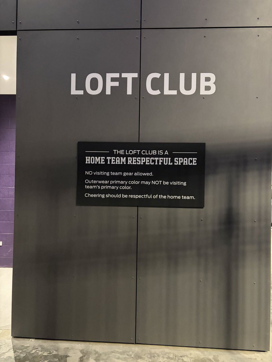 FOS's tweet photo. Northwestern’s new $875 million stadium has a “home team respectful space” inside its Loft Club.

• Visiting team gear is not allowed
• No visiting team outerwear colors
• Cheering for the visiting team is prohibited

📸 @Northwestool https://t.co/JoyQjXQCnr