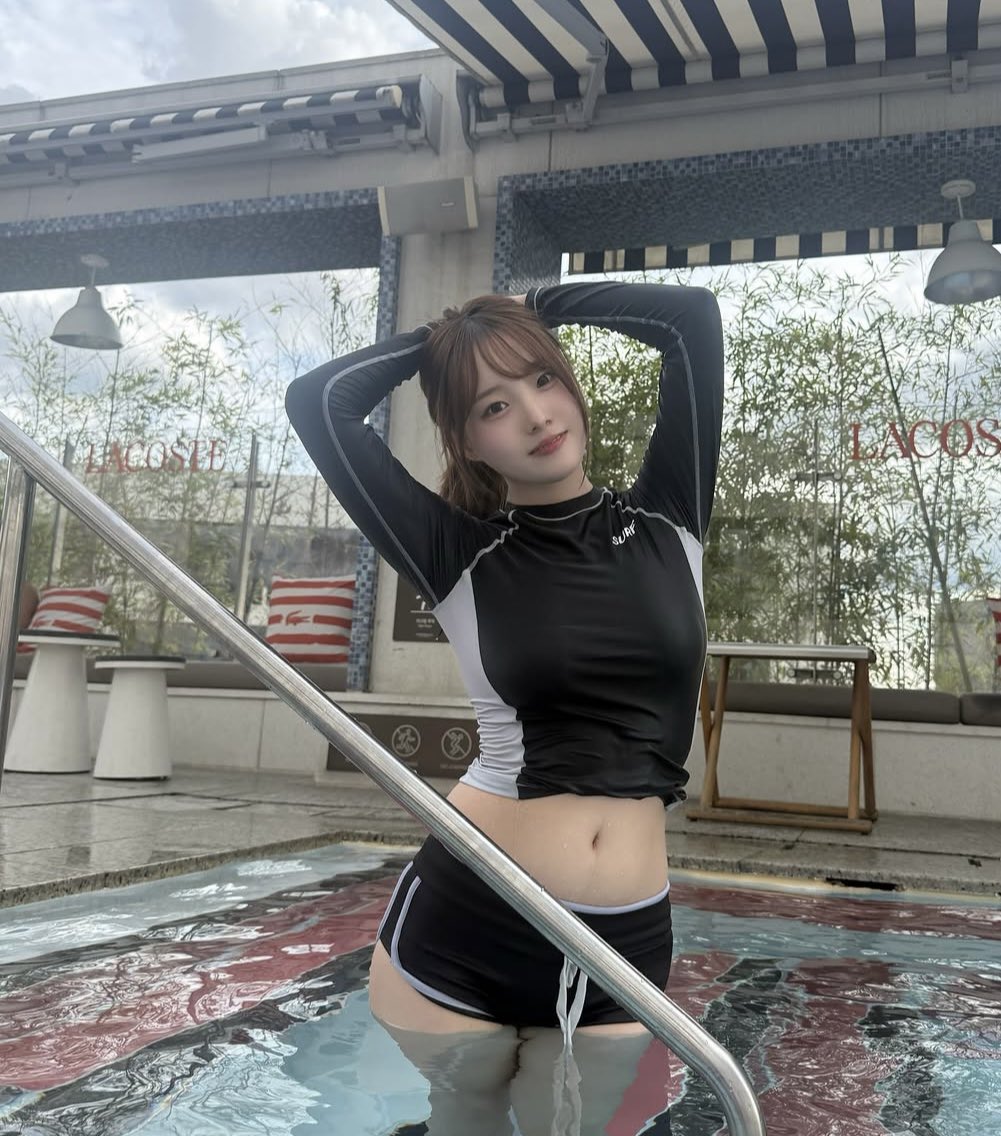 O3Bev3r's tweet photo. プール涼しそう💕 https://t.co/XR6TxNFVgY