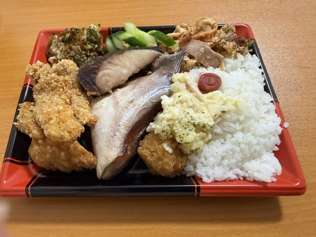 Sunsoleiyu's tweet photo. 私の事務所が、松本城の裏から、南松本に引っ越しました。
残念なのが、昼飯に魚万の弁当を買いに行けなくなることです・・・・
700円のおかずバイキングしか勝たない・・のに https://t.co/2KJssm9AX9