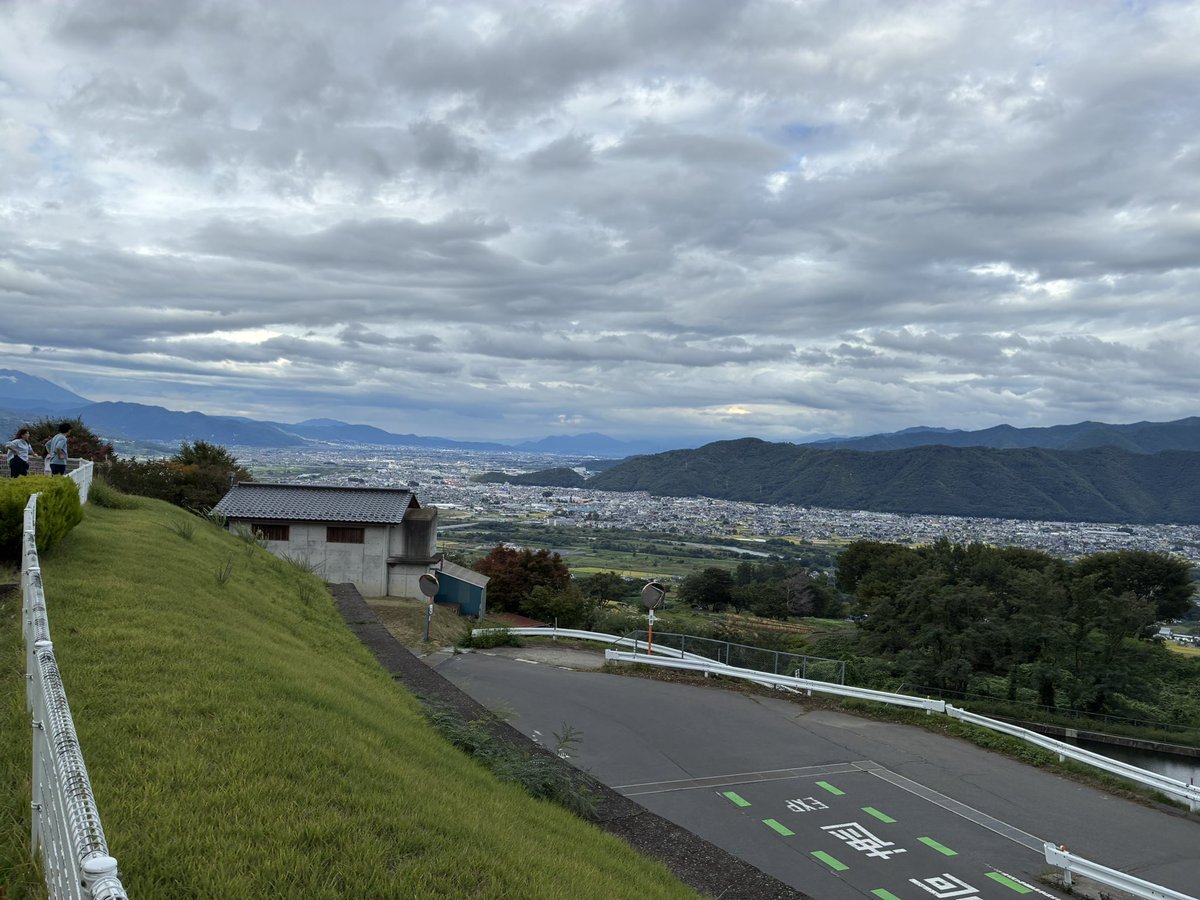 tea05817139's tweet photo. @geographybu すごく景色がいいとこ https://t.co/4gj0sgmpnQ