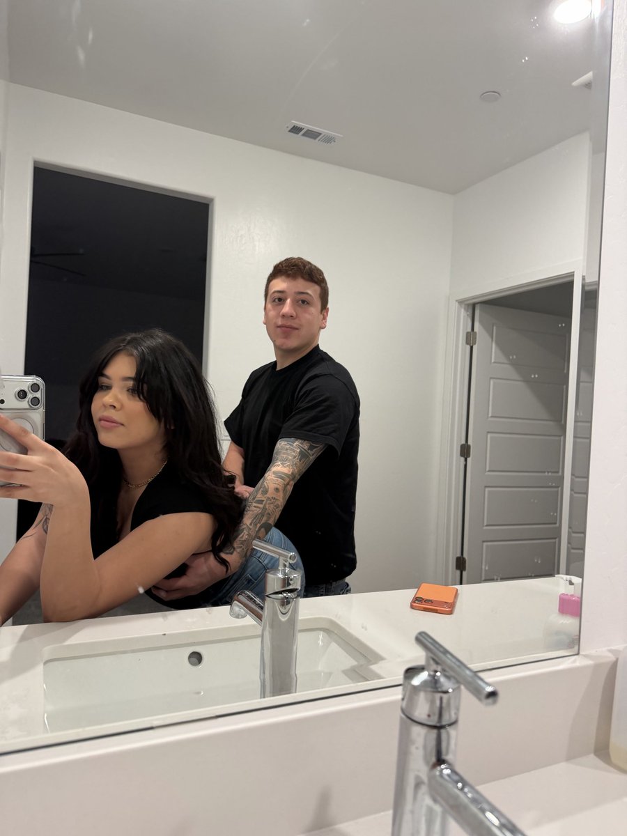 Junior_Silvaaa3's tweet photo. Just got done filming 🥵🤪 https://t.co/1oLZQfQKQP