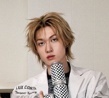 corbetis's tweet photo. bro, the messier his hair, the hotter he gets https://t.co/6hVa9n0snO