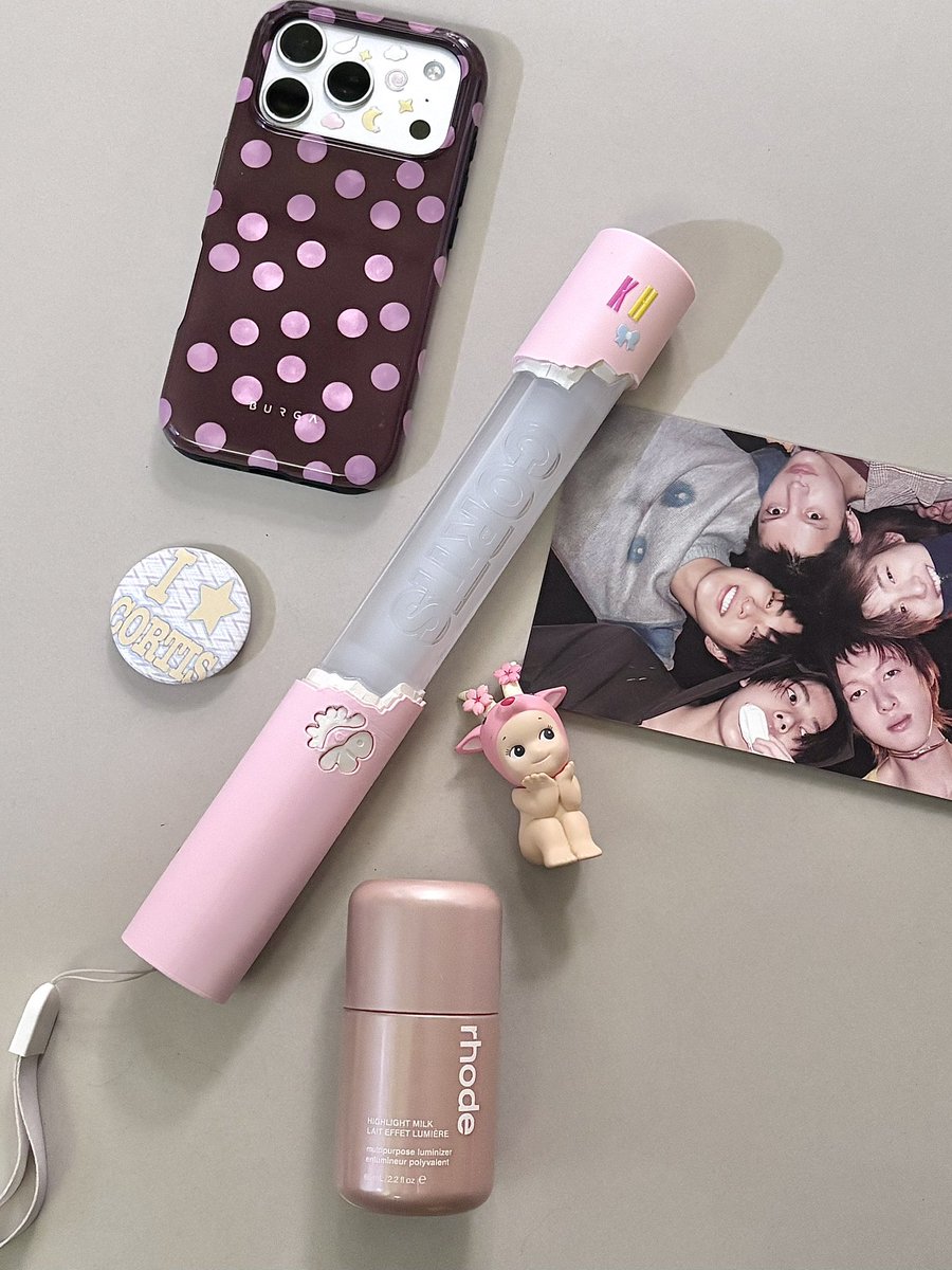 zar0201's tweet photo. guess my favorite color 🧏🏻‍♀️ https://t.co/bMOALj55qR
