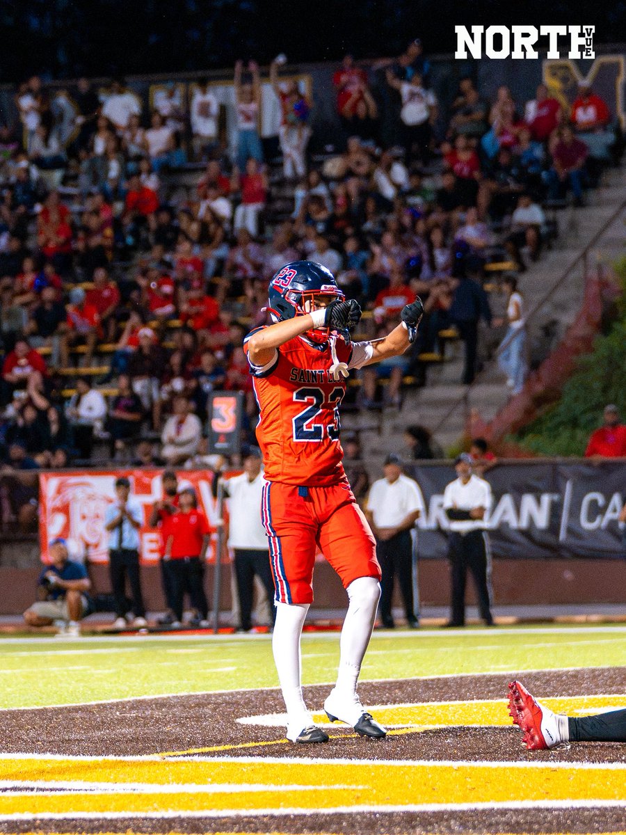 northvue's tweet photo. Trojans Stun Crusaders 

The Mililani Trojans dominated the St. Louis Crusaders with a blow out win of 42-0. Read more on our website: https://t.co/mud7PLYZOk 

📸: @pakelawheeler https://t.co/sVIH63ReqR