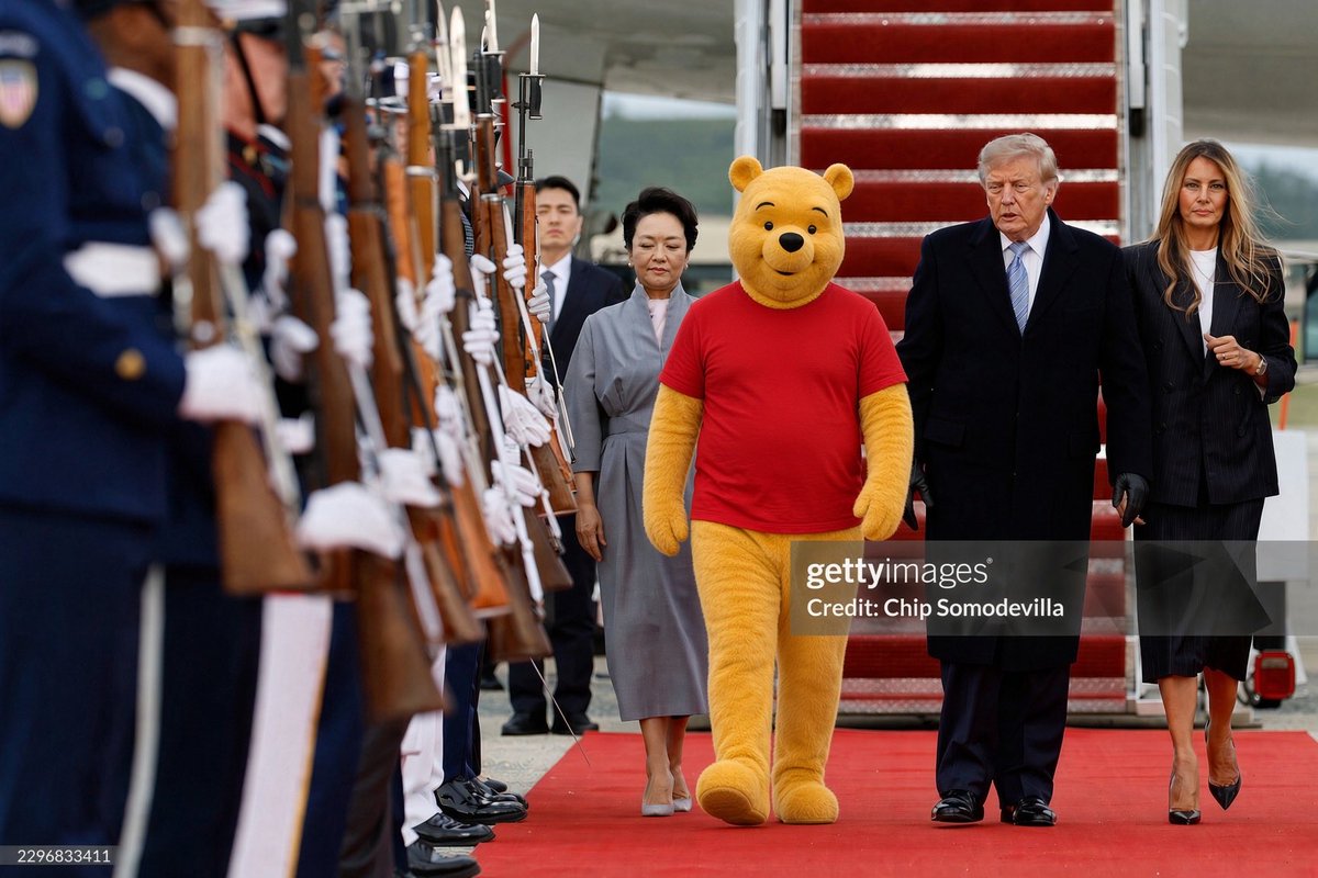 KateHydeNY's tweet photo. President Trump welcoming Xi Jinping to America 🇺🇸 https://t.co/7Jcr04Y56S