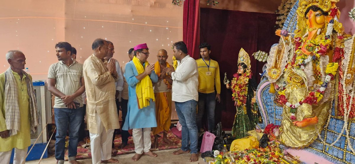 farazfatmimla's tweet photo. नव गणेश पूजा समिति, दाथ, बिरौल में आयोजित श्रीगणेश पूजनोत्सव में शामिल होकर सभी साथियों को पूजा की बधाई एवं शुभकामनाएं दी।
#festival
#DrFarazFatmi https://t.co/n7ATA6T34g