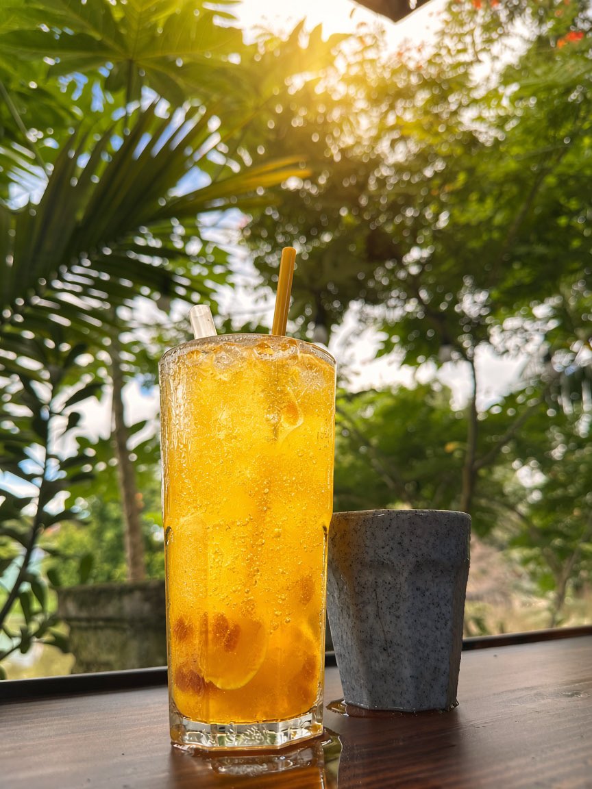 cucda_nho's tweet photo. Nạp một chút "vitamin bình yên" tại chốn cũ. Hôm nay trời đẹp, lòng em cũng vui! ☀️🌈 https://t.co/i3RuKRS5mM