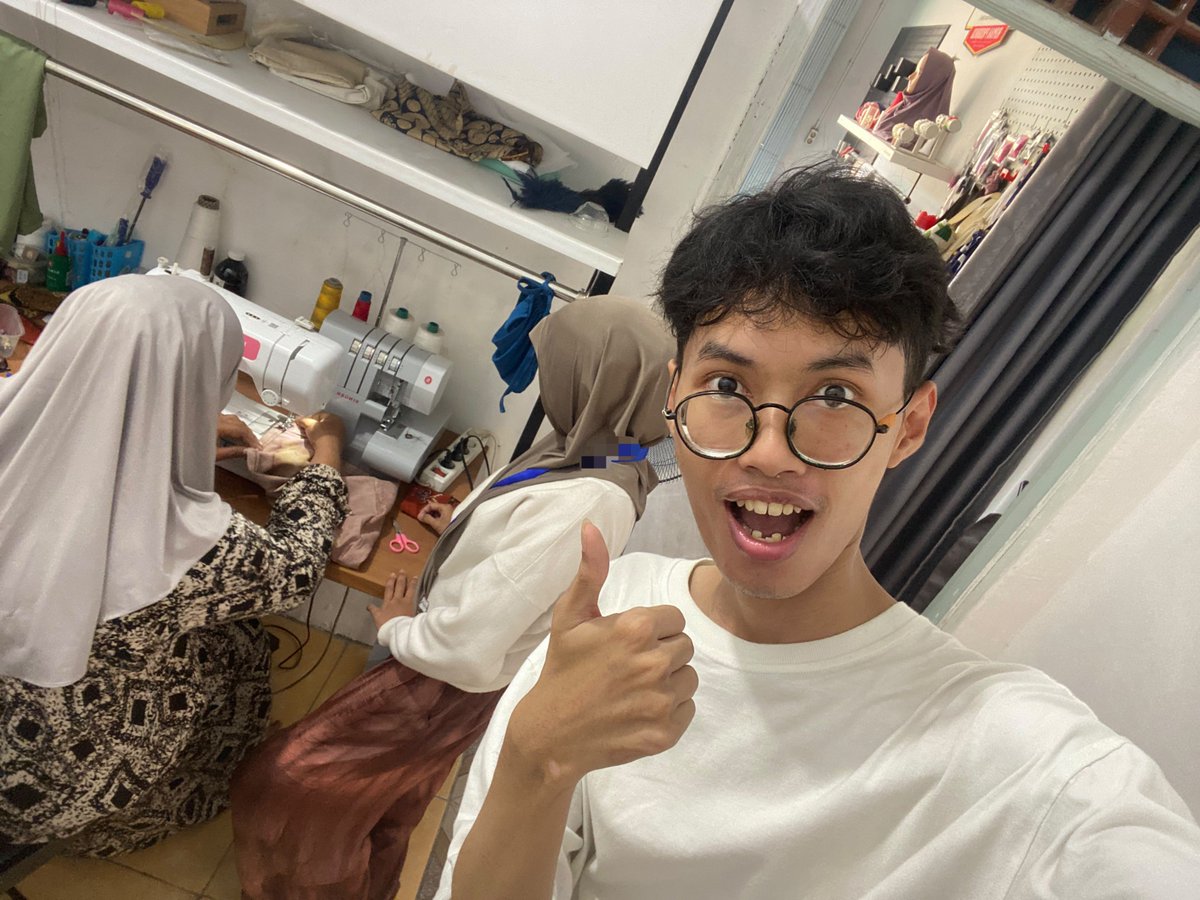 jiigot_'s tweet photo. seruuu banget anjoy bisa belajar bikin tas pake kain bekas tutup ecoprint ☝🏻👶🏻 https://t.co/iJYfUPuzxF