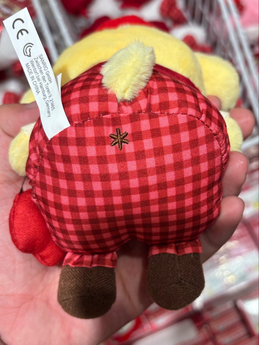 babao_fan's tweet photo. 「その服で乳首の輪郭は見えないだろ」って二次元のキャラにマジレスする人達には「下履いてるのにアナルが見えるプリン」を見せることにしてる https://t.co/aqQwECcR2P