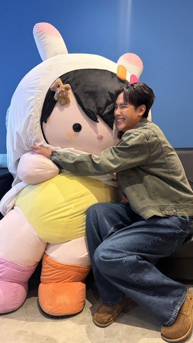 bmnyjmwt's tweet photo. พี่จูคือนางฟ้าพ่อทูลหัวของหลานอนุบาลตึกฟ้าจริงๆนะ 🩵 https://t.co/dNs71PBv1h