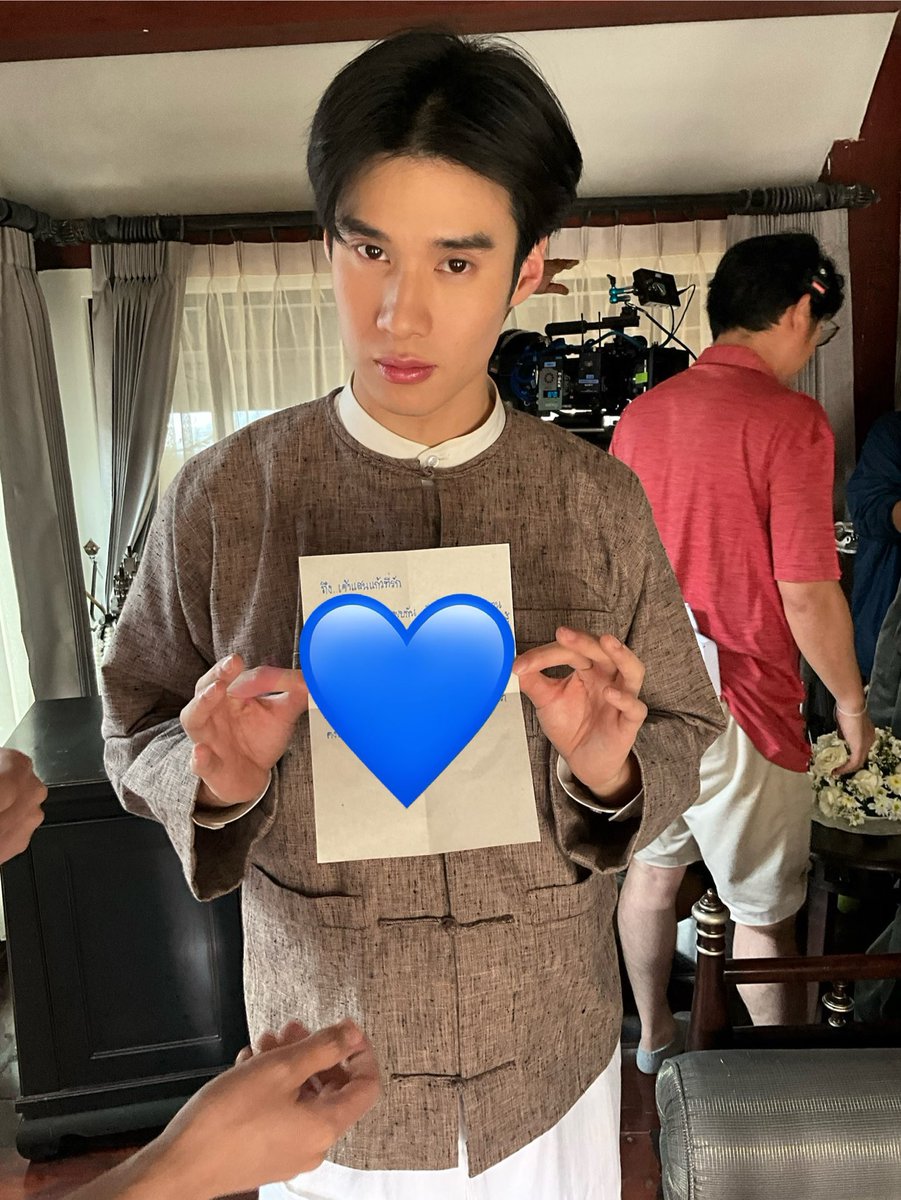 pinkabluu's tweet photo. ปางไม้น่าจะต้องรับจดหมายจ่าหน้าซองถึงเจ้าน้อยไม่ต่ำกว่าวันละ 100 ฉบับ ก็น่ารักซะขนาดนี้ อยากส่งจดหมายจีบคับ 💌👌🏻 https://t.co/REy5jA1YtM