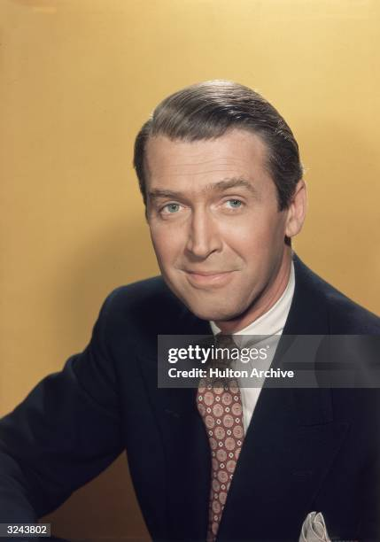 _caldodecana_'s tweet photo. preciso desabafar que o James Stewart era feio pra crlh e um ator bem mid , maluco com cara de dermatologista era visto como galã https://t.co/9KO8bdFs8M