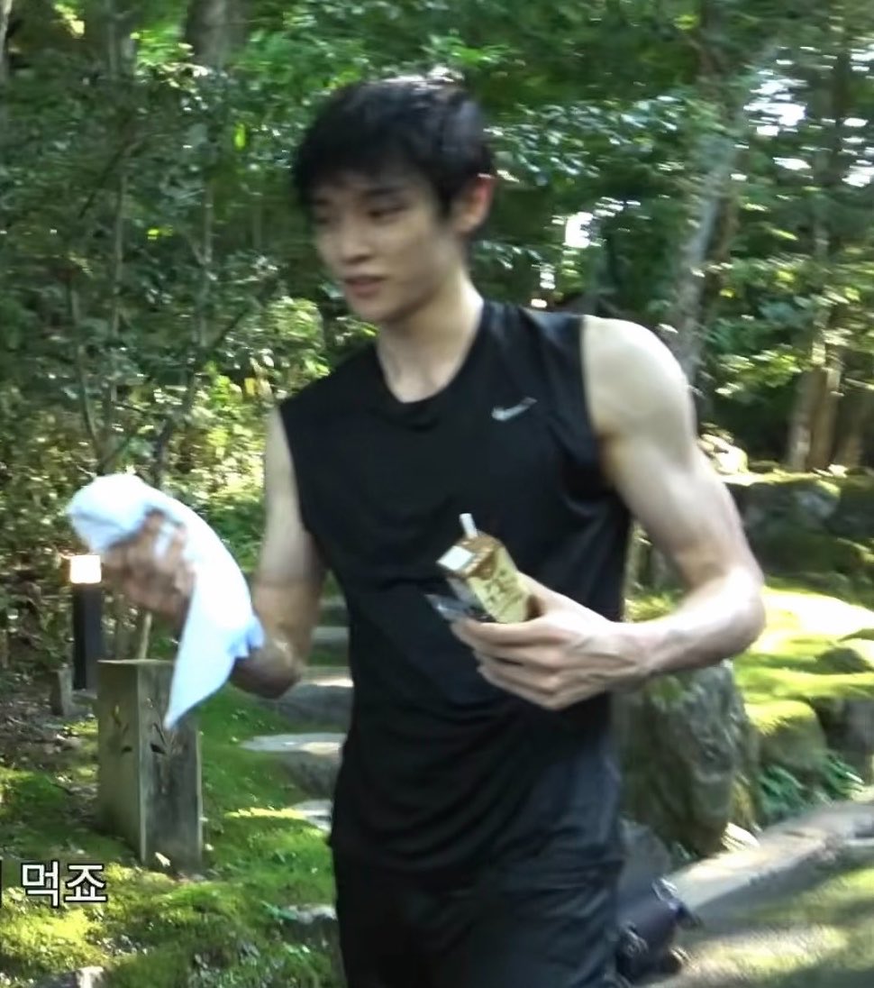 sungchanbody tweet picture