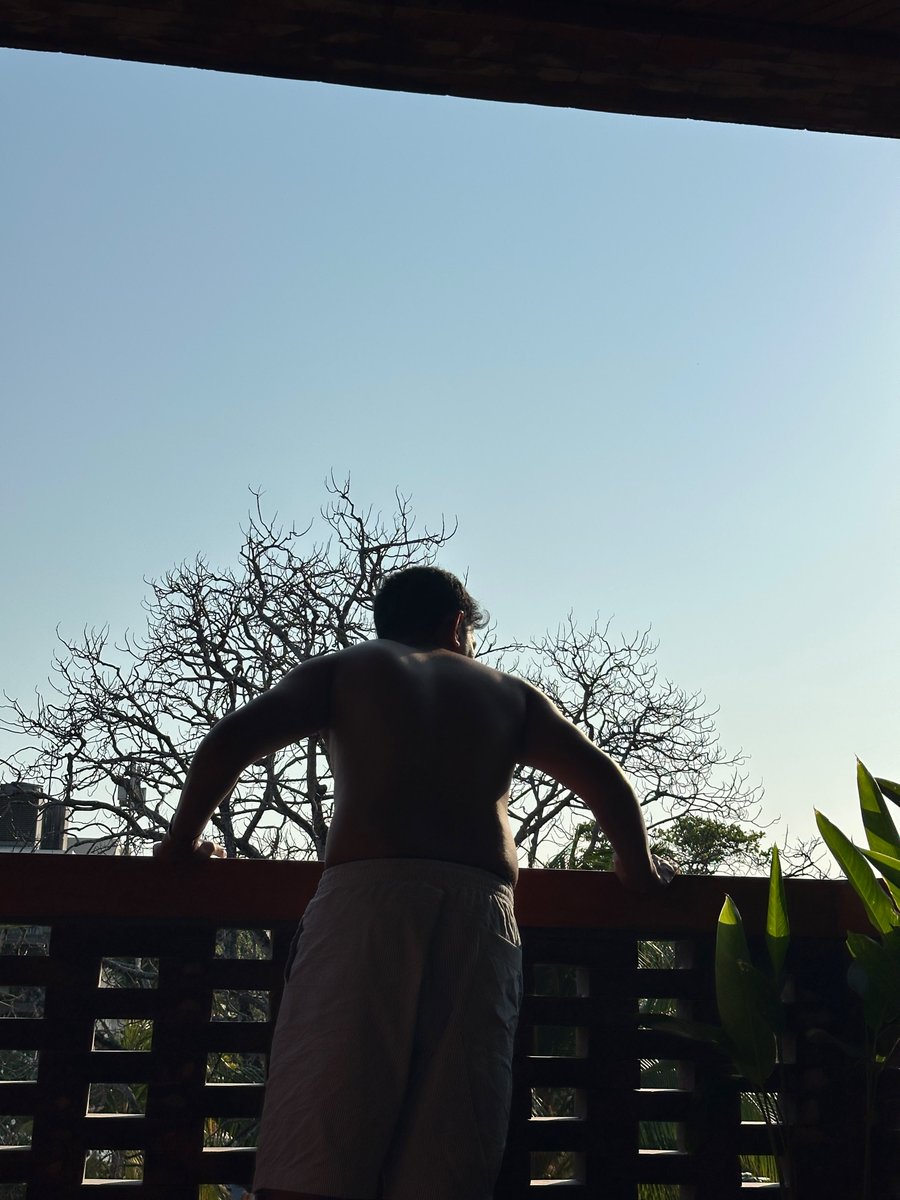 talibai43's tweet photo. back day train today https://t.co/vzJNovj5UQ