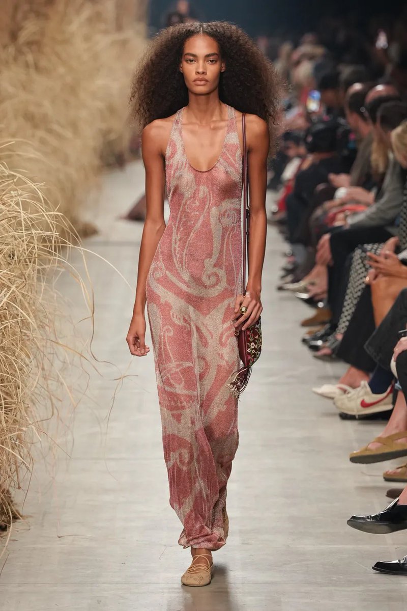 hionfashion's tweet photo. ETRO SS27 #mfw https://t.co/4Sq1sxmE7u