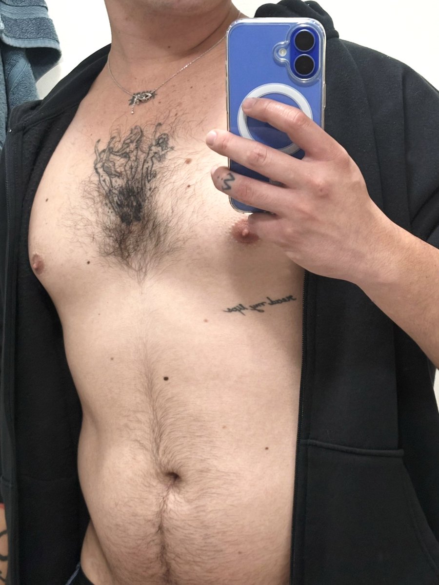 SoooSagittarius's tweet photo. I’m your carnal flower, I’m your bloody rose
Pick my petals off and make my heart explode 🍒🤭 https://t.co/Srbp9kBz1n