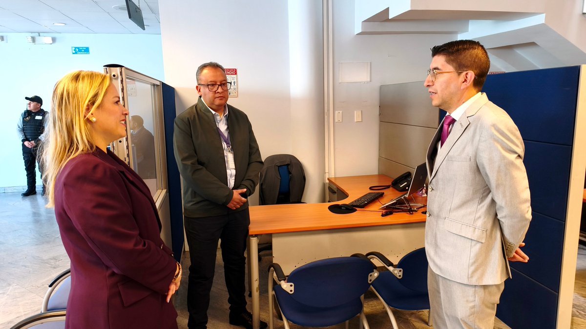 SRIoficialEc's tweet photo. La gestión también se construye desde nuestras agencias: escuchando, identificando oportunidades de mejora y asegurando servicios tributarios eficientes y cercanos a la ciudadanía.

#SRIenTerritorio🇪🇨 https://t.co/OdQv910zXK
