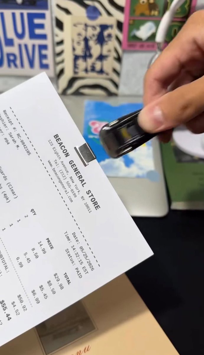 devijahuafa's tweet photo. Akhirnya ada yang paham anak kantoran 🥹 Kadang cuma mau kertas rapi, bukan sampai bolong kena stapler. https://t.co/QYHpsDEkfC