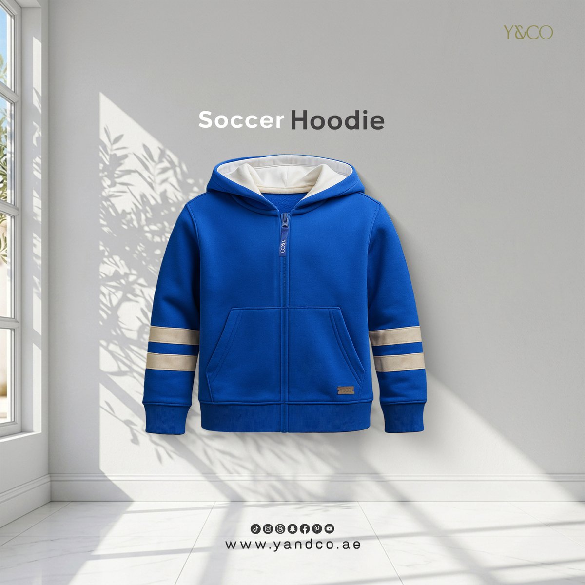 yandco_official's tweet photo. راحة رياضية للأبطال الصغار! ⚽️💙
نسّقوا هودي كرة القدم مع بنطال التراك للأولاد لإطلالة مريحة وحيوية. مثالية لوقت اللعب، والمغامرات في الهواء الطلق، والمرح اليومي مع الحفاظ على راحة طفلكم!
Shop Now: https://t.co/ygENjSu04q
#yandco #uaefashion #patchhoodie #boyshoodie #uaemom https://t.co/AUHl9ATobE