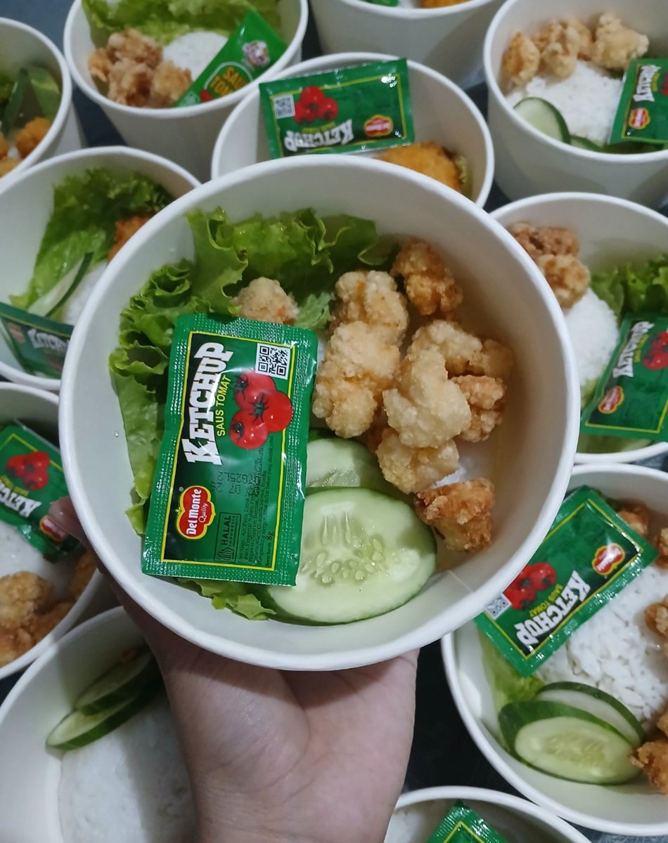toodumbtodai's tweet photo. HELP RT
aku BU buat uang makan aku sama nenek udah sekarat😭

aku jual nasi serba 10rb barangkali kakak2 mau jumat berkah besok, bantu beli yuk, aku dom palembang 🥲🫶 https://t.co/JgTNbMbivg