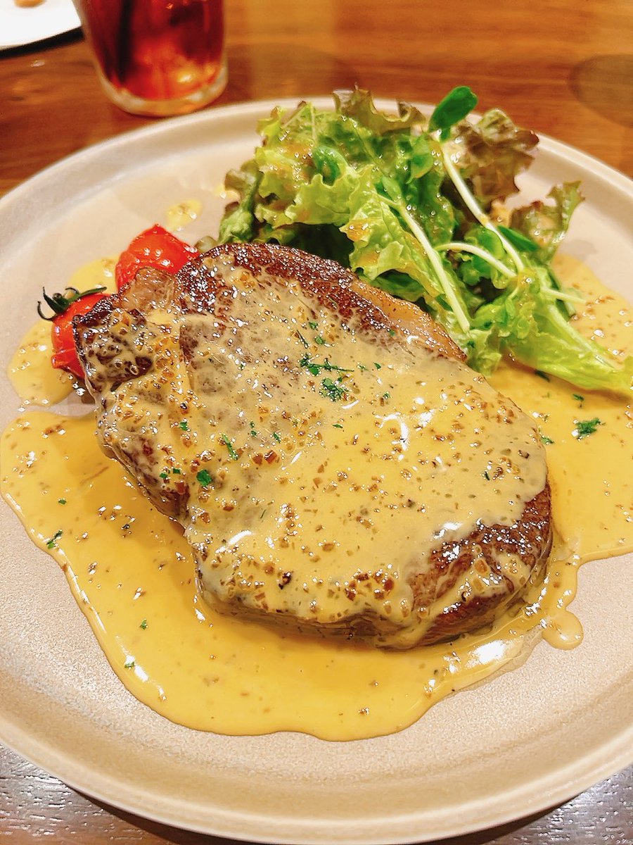 ramen_oguri0301's tweet photo. だいすきなお店で最後の晩餐してきた！
いってきます！！ https://t.co/xTtZKpq9mi