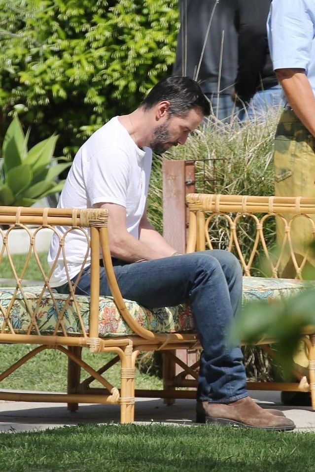 _Keanureevel's tweet photo. My name is Keənu Reeves, and this is my truth.
I live in California.
I am fighting battles most people never see.
I spent six years struggling with addiction, carrying pain I did not know how to release
But today, I am 300 days sober.
I am still healing. Still trying. Still here https://t.co/xb9AAQxSgP