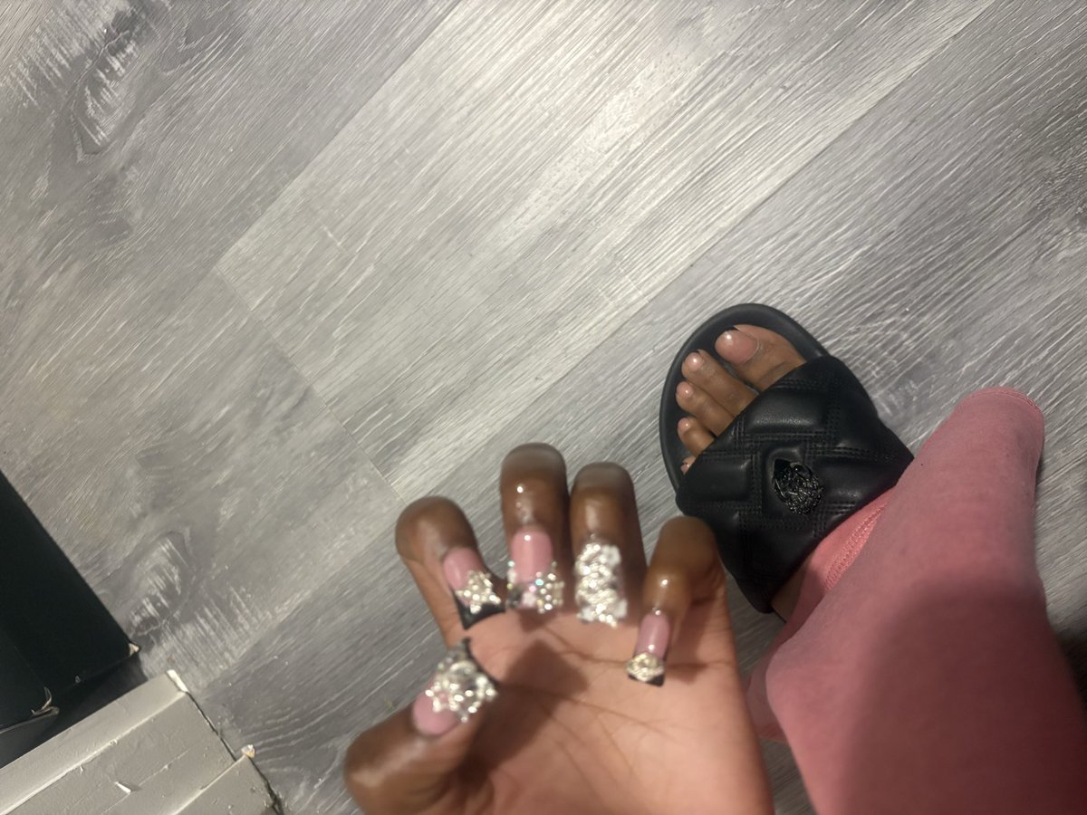 teeprettyasss's tweet photo. I love maintenance week, hair tomorrow! https://t.co/SazB0R8Jia