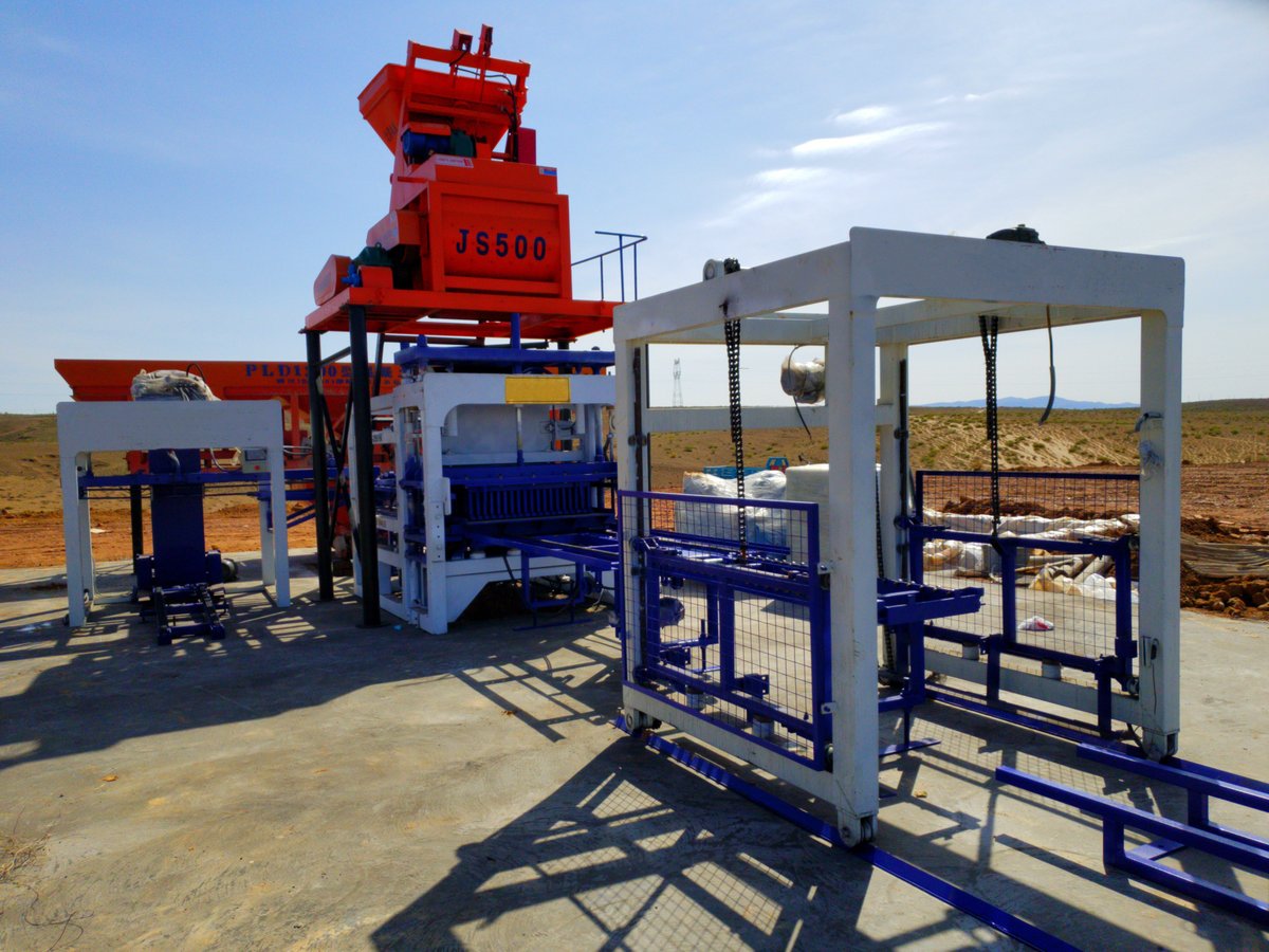 Brick_making_'s tweet photo. See this full auto block plant set up outdoors. High efficiency to produce solid blocks, hollow blocks and pavers.
#BrickMakingMachine #ConcreteEquipment #BuildingMaterial 
https://t.co/4T9DqJA1iX https://t.co/q6SZVQtsCe