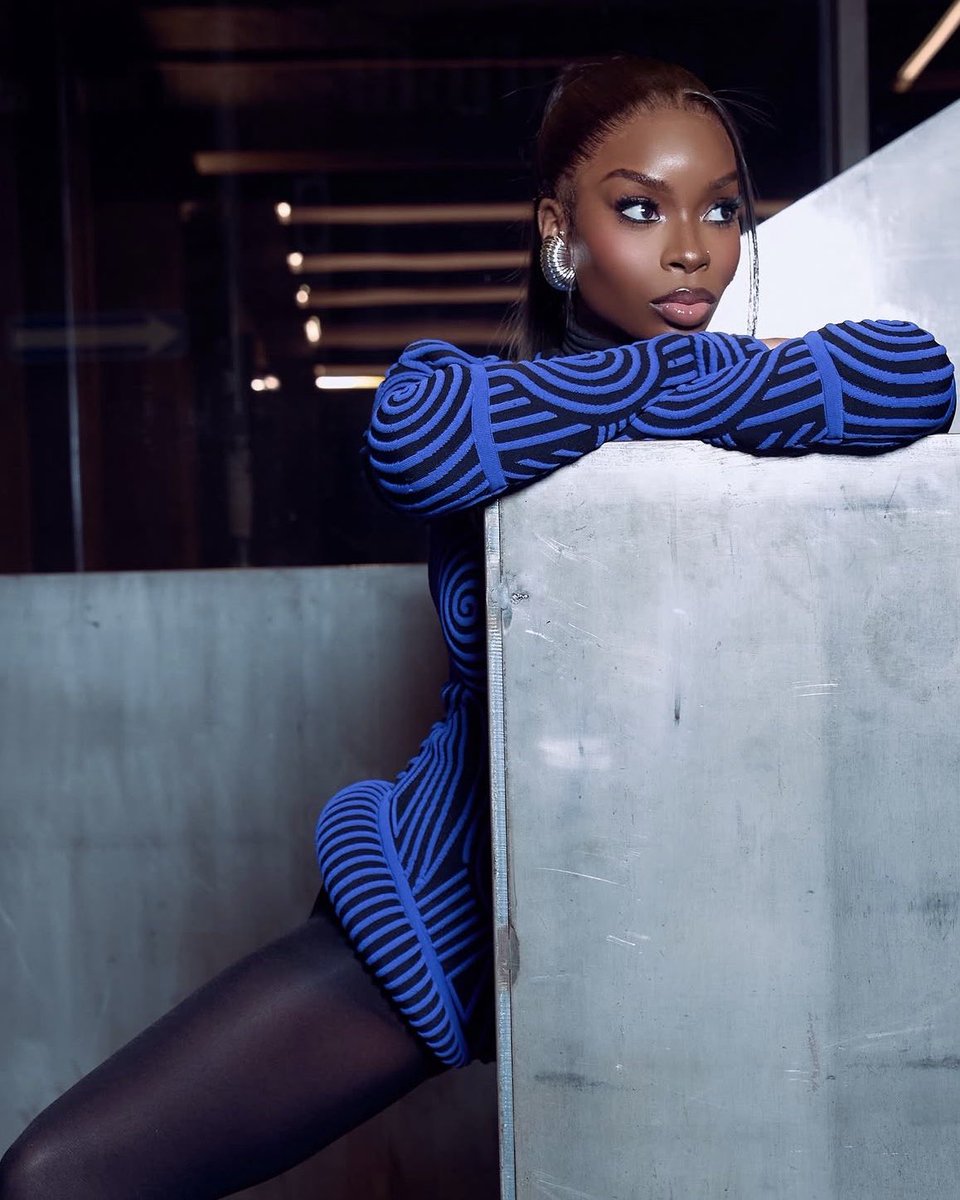 Nemamaae's tweet photo. TORE, like she’s unreal https://t.co/we0yU2wlCR