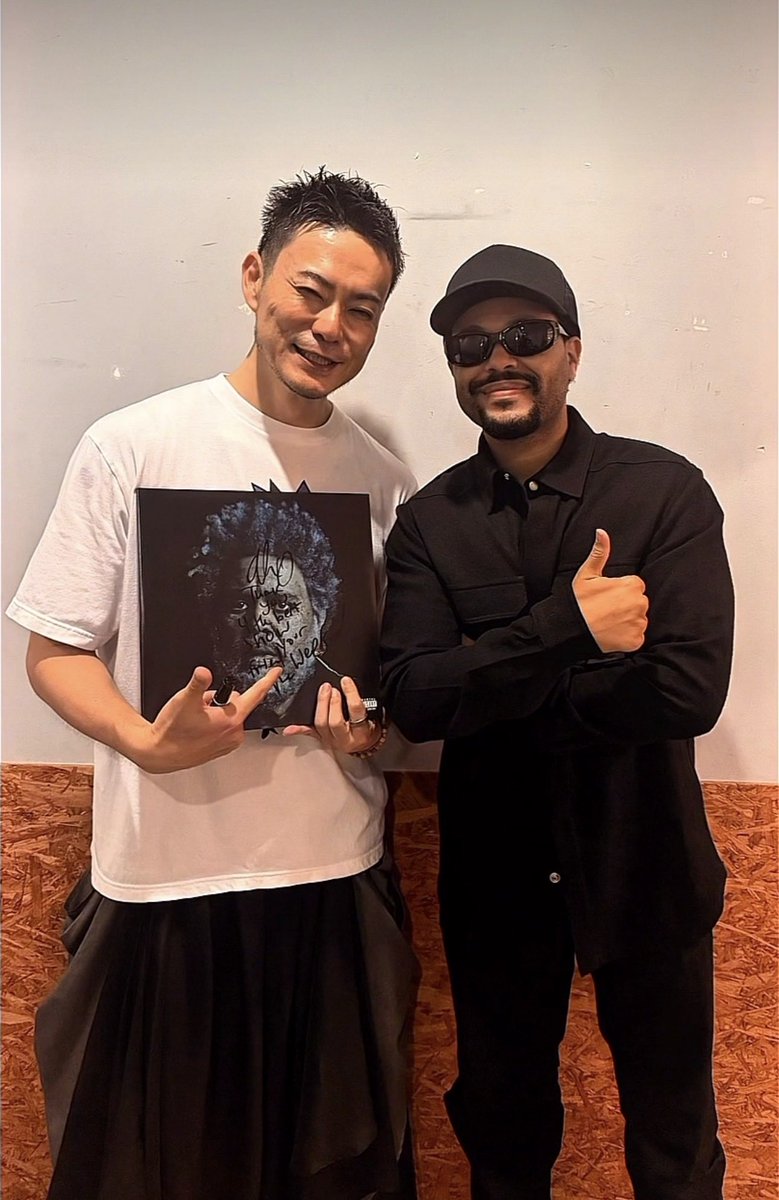 ScrambledFaz's tweet photo. The Weeknd went to the Persona Live Tour in Japan and met with Lyn &amp; Lotus Juice https://t.co/284NAxwN5N