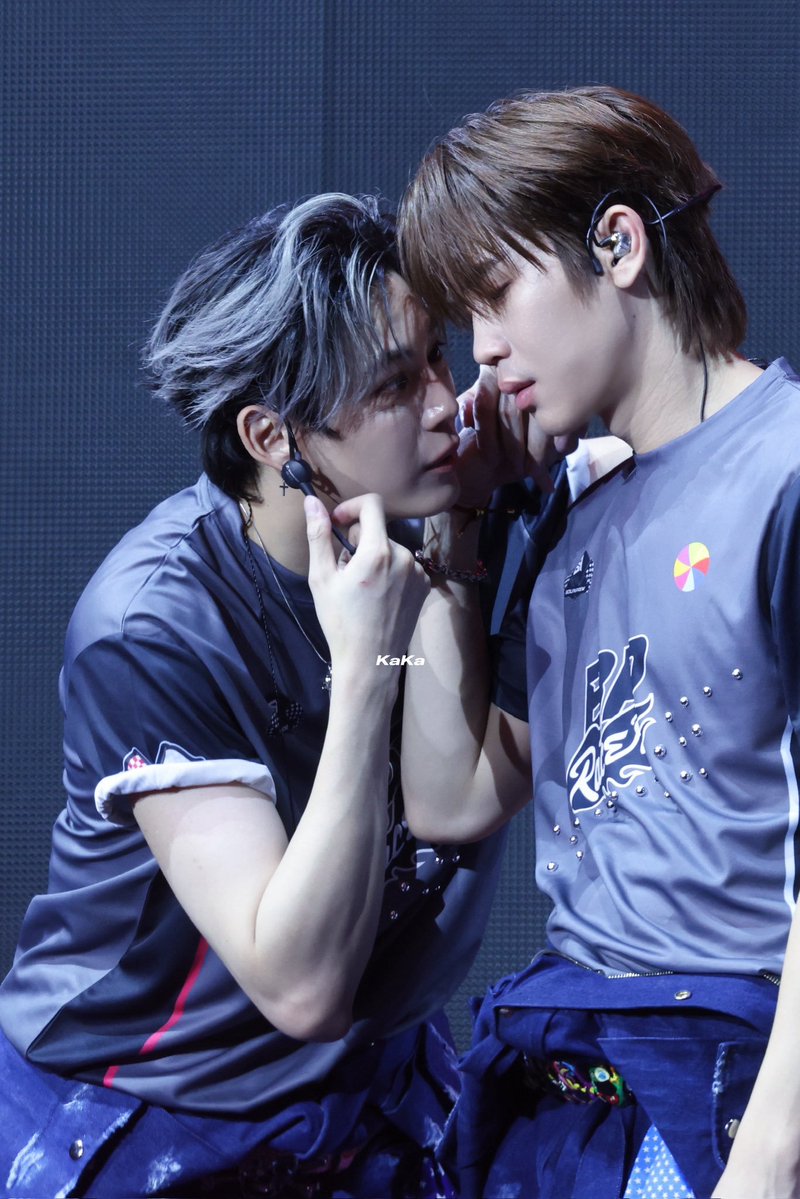 SAutsena45966's tweet photo. บี๋ค่าบบบ ถ้าบี๋เจอใครที่หล่อกว่าพี่ ♡❤️🩵

"บี๋หลับตาเลยนะ !อย่าไปมอง " 

😆😁

#BounPrem https://t.co/C1N2WZHmnb