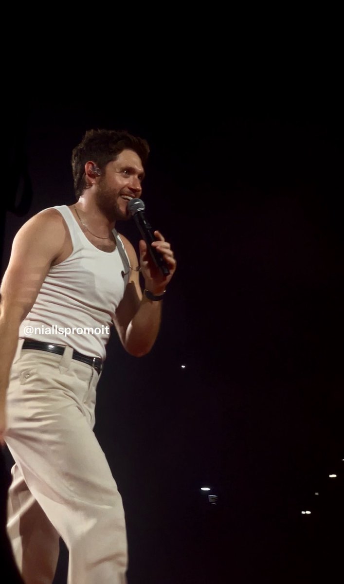 niallspromoIT's tweet photo. Alcune foto del concerto di Birmingham #DPLOTBIRMINGHAM https://t.co/Fgc5HADIHS