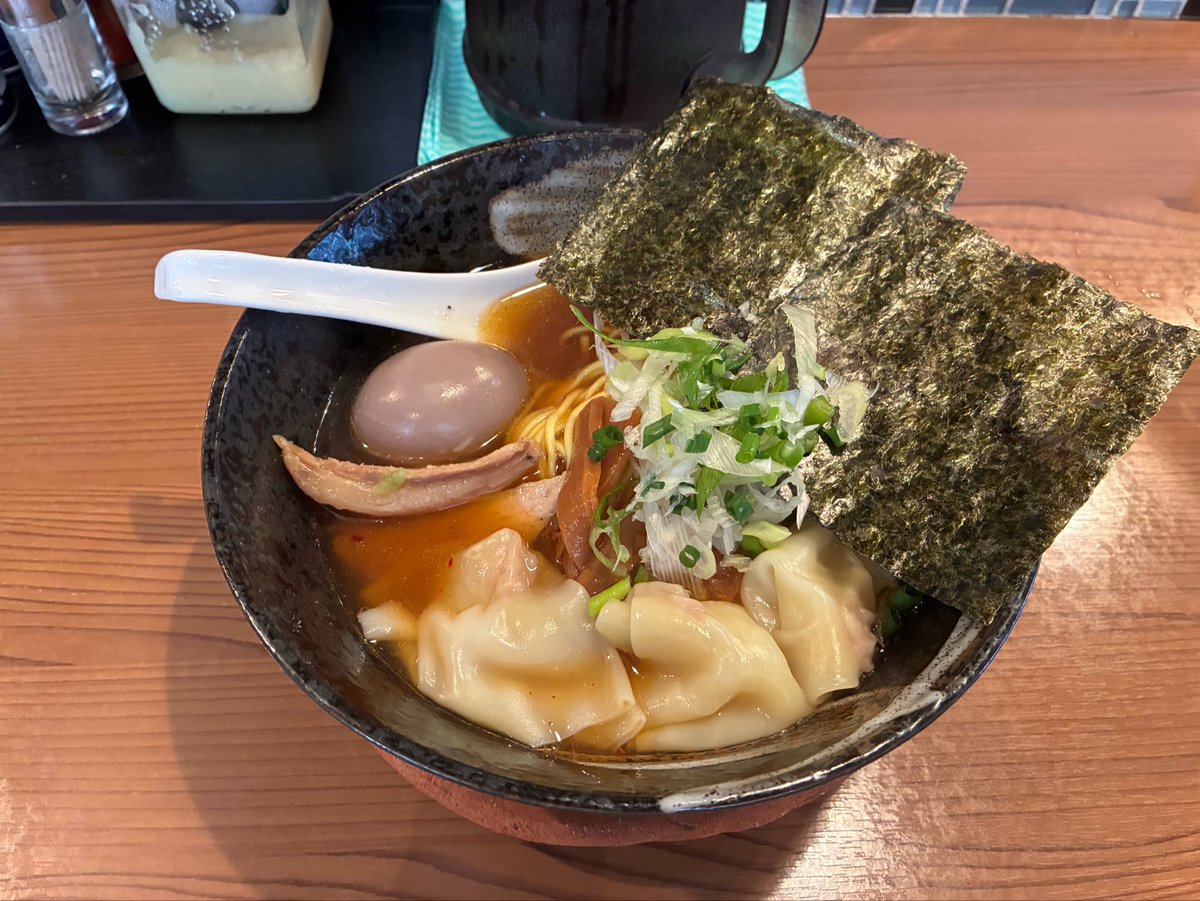 Luna081714's tweet photo. ライバロリが前動画で紹介してたサンマ醤油ラーメンありえん美味しかった https://t.co/ii9UqkPpVL