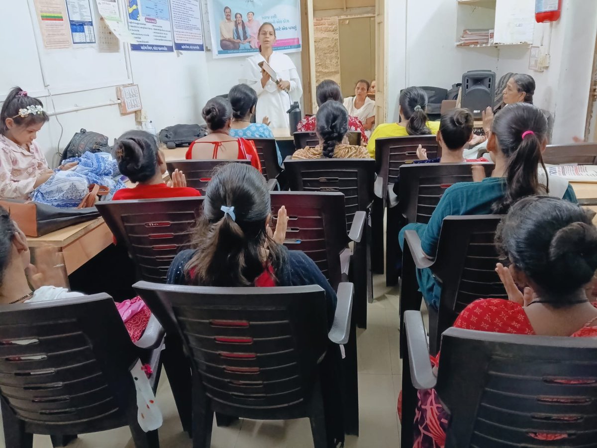 Divya_santan's tweet photo. संत श्री आशारामजी बापू द्वारा प्रेरित महिला उत्थान मंडल वडोदरा द्वारा Urban Health Center Channi -2 में दिव्य शिशु गर्भ संस्कार का कार्यक्रम सफल हुआ ।
इसमें गर्भ संस्कार प्रार्थना, मंत्र जप,भगवन्नाम कीर्तन आदि गतिविधियाँ करवाई गई ।
#दिव्य_शिशु_संस्कार https://t.co/thNPkwYl77
