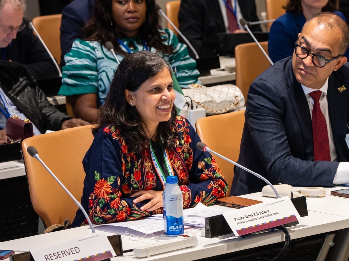 MoHFW_INDIA's tweet photo. 🌍 𝐈𝐧𝐝𝐢𝐚 𝐣𝐨𝐢𝐧𝐬 𝐠𝐥𝐨𝐛𝐚𝐥 𝐩𝐚𝐫𝐭𝐧𝐞𝐫𝐬 𝐭𝐨 𝐚𝐝𝐯𝐚𝐧𝐜𝐞 𝐞𝐪𝐮𝐢𝐭𝐚𝐛𝐥𝐞 𝐬𝐢𝐜𝐤𝐥𝐞 𝐜𝐞𝐥𝐥 𝐜𝐚𝐫𝐞.

India co-hosted the launch of OneSCD: A Global Partnership to Advance Equity and Transform Sickle Cell Care at #UNGA81, New York, with the Government of Nigeria, WHO, UNICEF, Africa CDC, the World Coalition on Sickle Cell Disease and St. Jude Children’s Research Hospital.

Ms. Punya Salila Srivastava, Secretary, Ministry of Health & Family Welfare, highlighted India’s comprehensive approach to Sickle Cell Disease through the National Sickle Cell Anaemia Elimination Mission, launched under the visionary leadership of Hon’ble Prime Minister Shri Narendra Modi.

She shared how population-scale screening, early diagnosis, counselling, treatment and follow-up are being integrated into public health systems, while emphasising that no individual with Sickle Cell Disease should be left without timely and continued care because of where they live or their socio-economic circumstances.

India continues to strengthen global partnerships towards more accessible, equitable and people-centred sickle cell care.

@WHO @UNICEF @StJude @Fmohnigeria @AfricaCDC @IndiaUNNewYork 

#UNGA81 #OneSCD #SickleCellDisease #HealthForAll