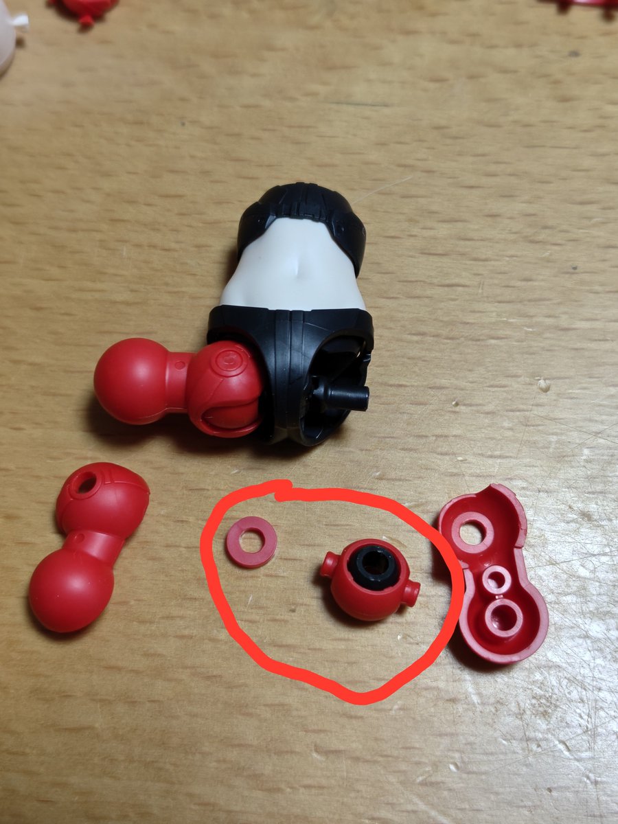 rumasiyo's tweet photo. 前にTLで見かけたアクションウエア
股関節のボールの位置ズレ防止を
試してみた(´・ω・｀)
無加工で肩のリングパーツがピッタリハマるから全く位置ズレが起きなくなったのでこれはもう必須加工ですね https://t.co/2yfwpFFWxd