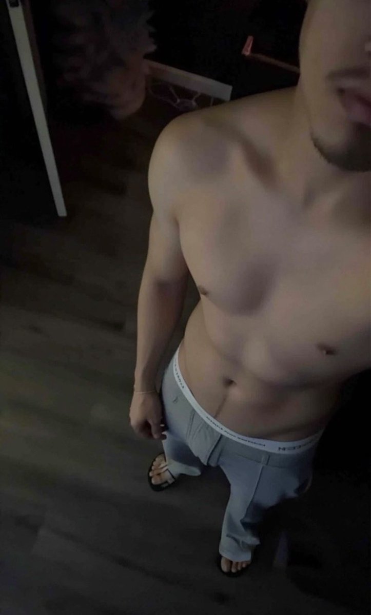 5strnick's tweet photo. quickie in the shower ? 

#abs #latino #horny #nsfw #nsfwtwtًً #chudai #bigdick #hung https://t.co/gheoh9U6VQ