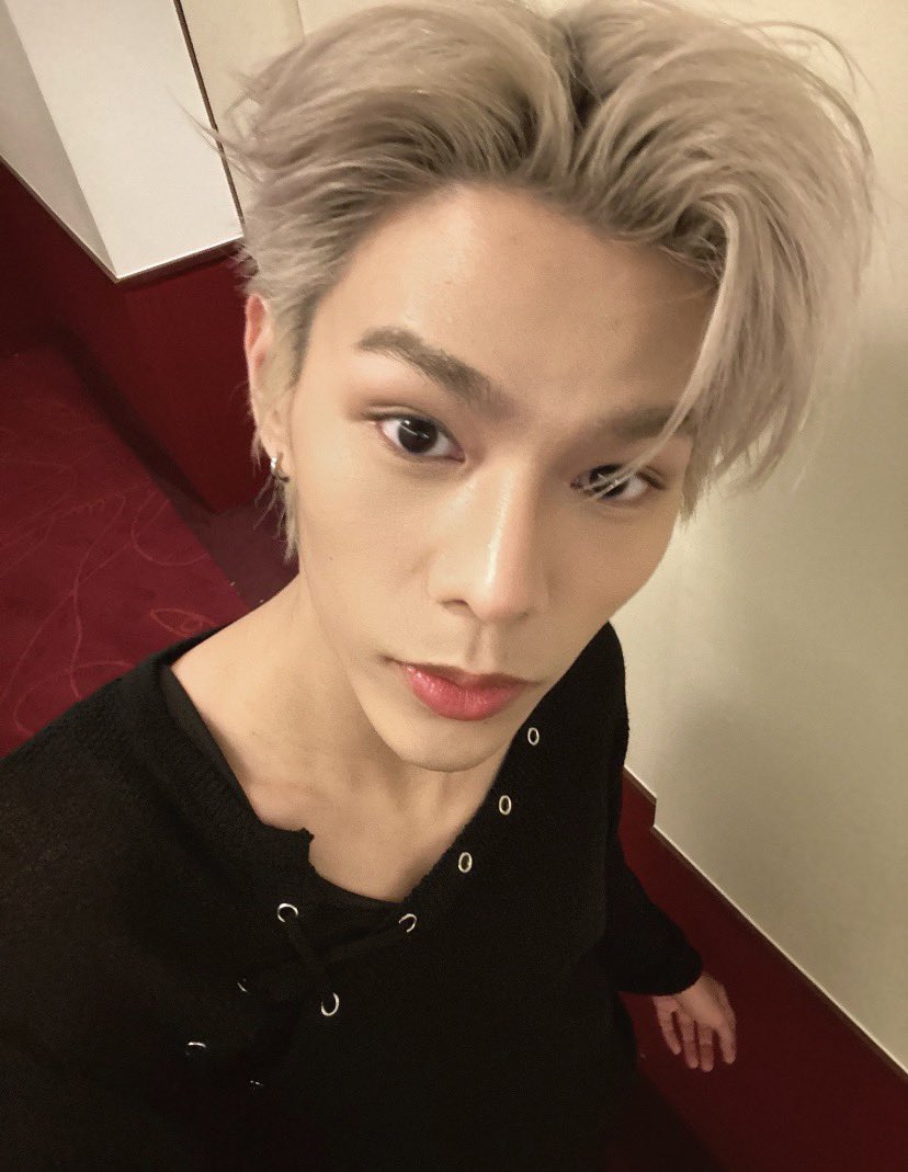 Crispy4fish's tweet photo. คิดไปคิดมาก็ขำ

ตอนมิ้ลเล่นเป็น วิลลี่ ทุกคนพากันเรียก 
วิลลี่ = วิลลี่,พี่วิลลี่,น้องวิลลี่
แต่พอเล่นเป็นแวน
แวน = เฒ่า,หงอก,บักแวน,ไอ้แวน

5252525จริงๆนะ

#milk2may https://t.co/xxO7TZGbsO