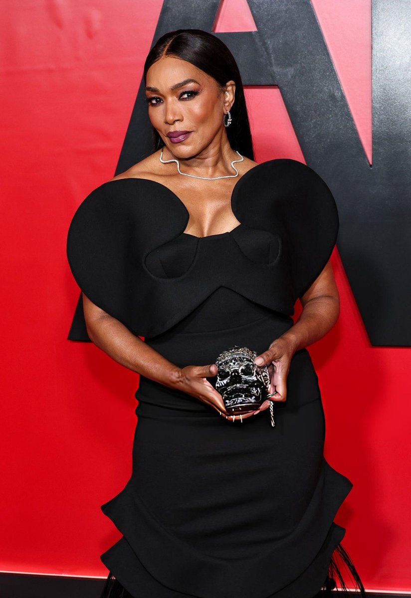 TheePopCore's tweet photo. Angela Bassett commands attention at the premiere of American Horror Story: 13, bringing her signature elegance, presence, and timeless beauty to the red carpet. https://t.co/vXlAARya0e