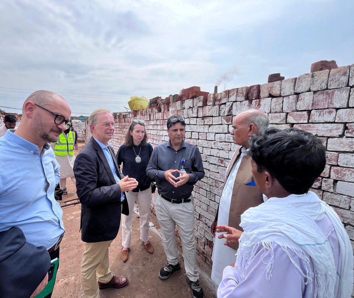 GermanyinPAK's tweet photo. 1/2 Listening to those working directly with Pakistan’s minority communities was an important part of our Commissioner’s @ReligionBund visit. Civil society organisations document cases, support affected individuals and turn calls for equal rights into practical action. https://t.co/MnWAdvwj0g