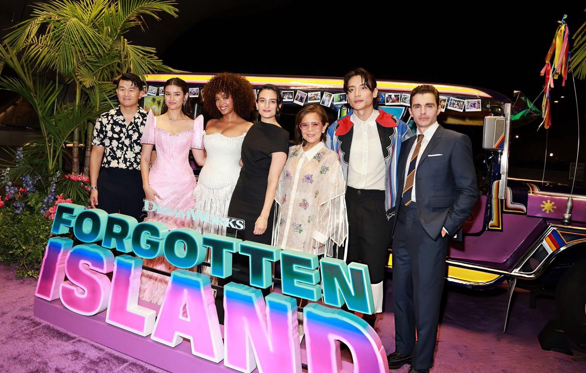 jacintology's tweet photo. Manny Jacinto with fellow voice cast members Ronny Chieng, Liza Soberano, H.E.R., Jenny Slate, Dolly de Leon, and Dave Franco at the 'FORGOTTEN ISLAND' premiere at the Lucas Museum of Narrative Art in California, September 23, 2026. https://t.co/VNPeFmWLCp
