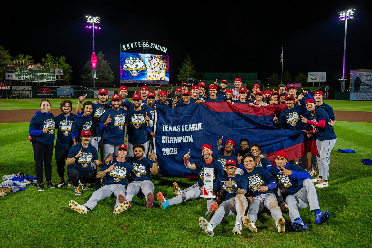 sodpoodles's tweet photo. Bringing home another banner 💍
#FinishedThis https://t.co/JVi8kdkKjb