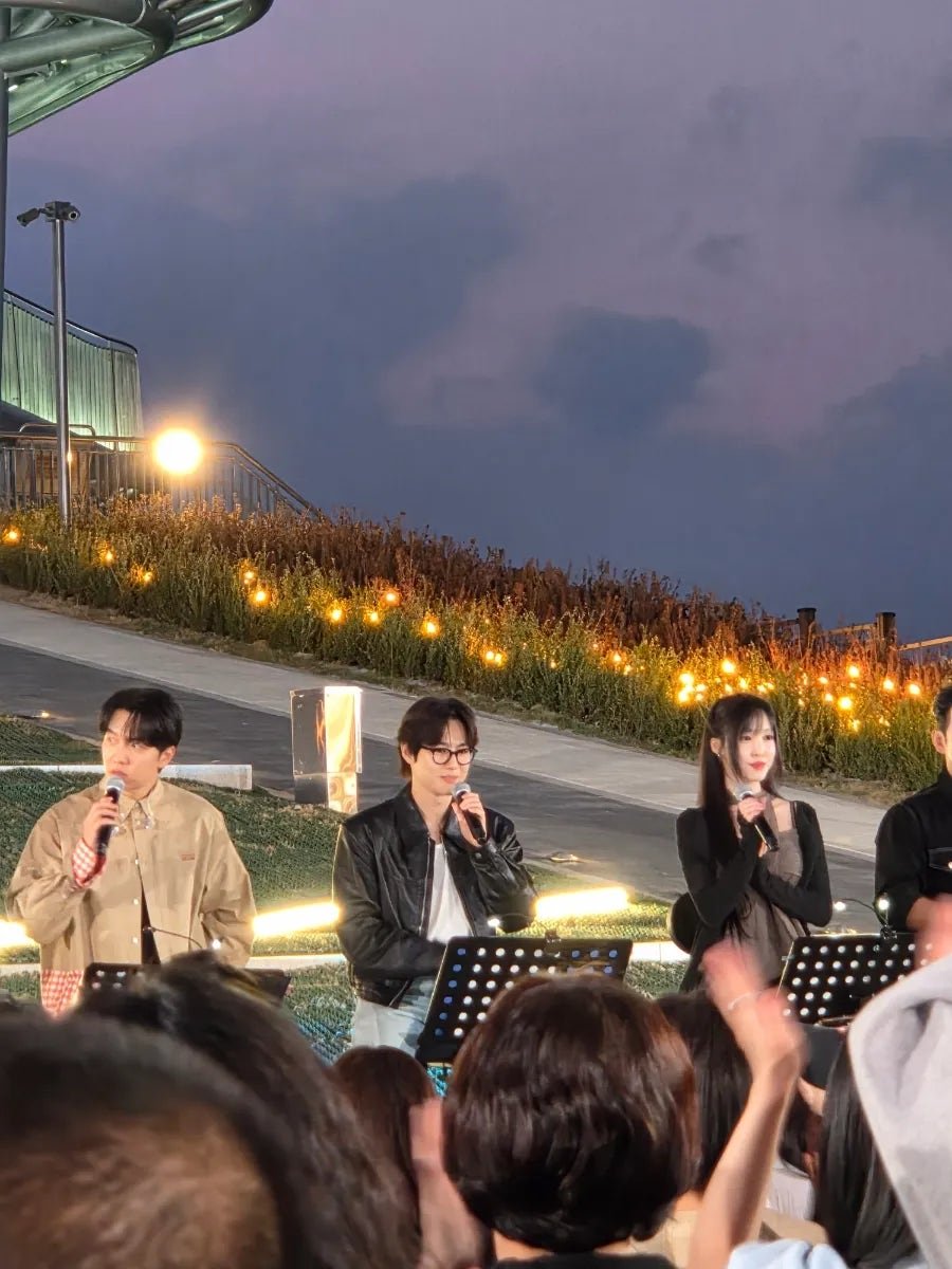 indiesh2o's tweet photo. it was freezing during the shoot, and when suho noticed yuju was cold, he took off his jacket and gave it to her, he is so thoughtful, sweet, and a true gentleman https://t.co/Rt82GCcbYf