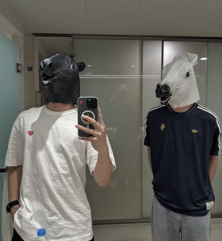 keonnst's tweet photo. Yo y @Ianjjongatito listos para empedarnos siok https://t.co/1taWWZB9Zw
