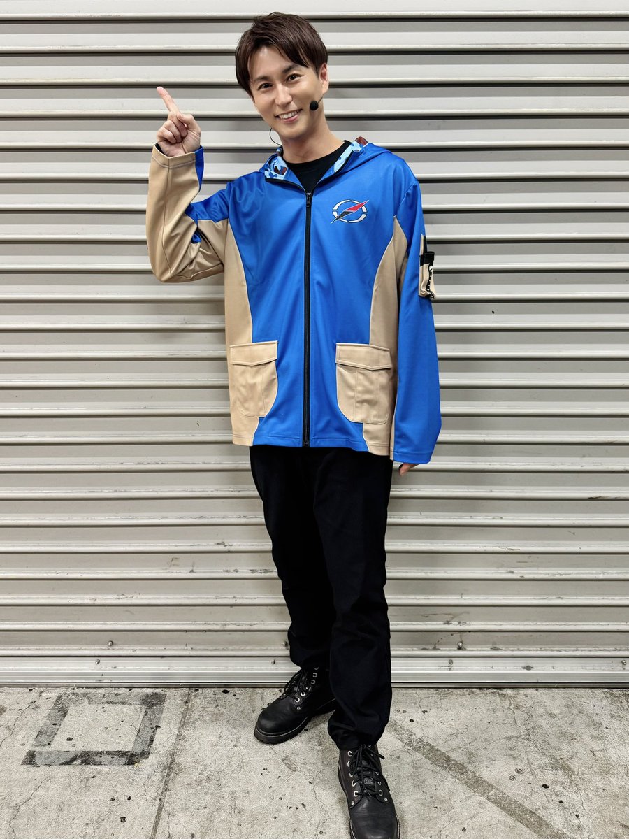 engeiouji's tweet photo. これ、とっても着やすいです！
土日の山下公園でも着ようかな。
#ボウケンジャー #轟轟戦隊ボウケンジャー #ボウケンジャケット風パーカー https://t.co/2UiQUb9Fmy